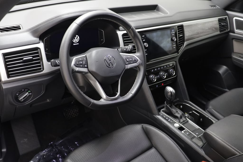 Used 2023 Volkswagen Atlas Cross Sport SE w/ Black Wheel Package FWD image 6