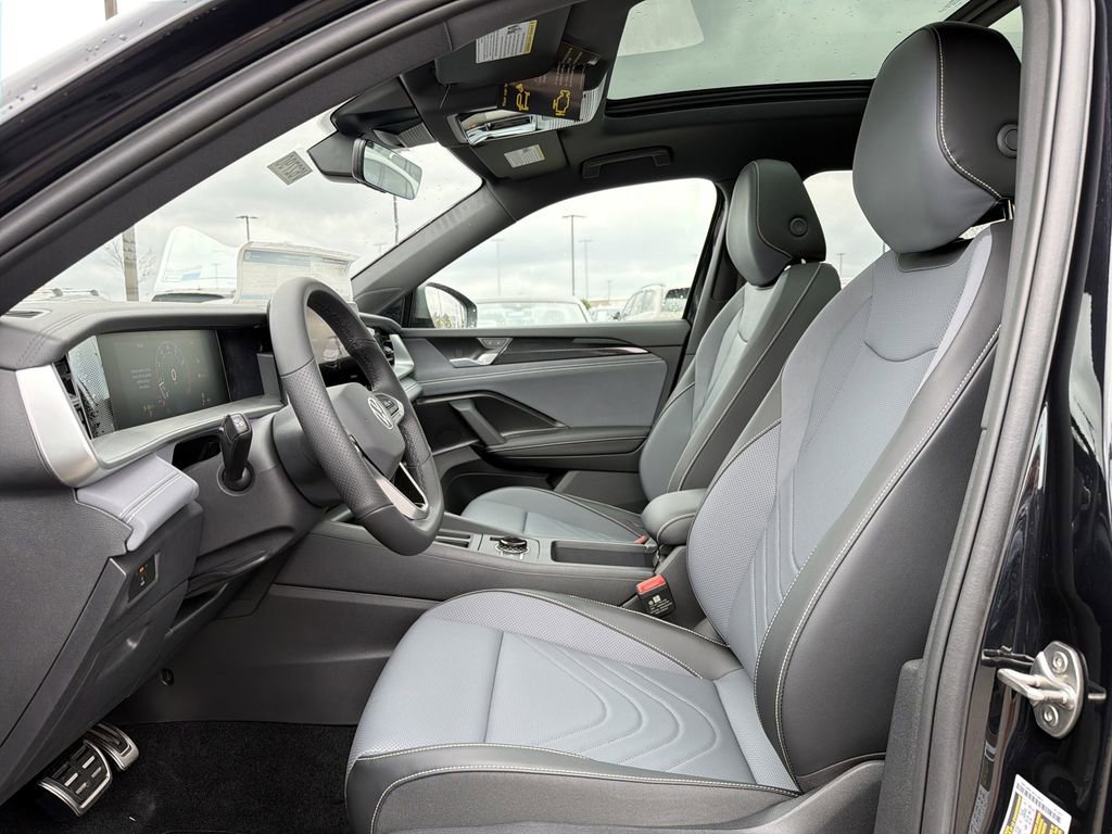 New 2026 Volkswagen Tiguan SE R-Line image 11