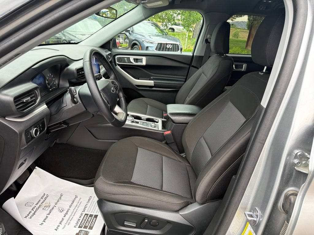 Used 2024 Ford Explorer XLT AWD/4WD image 22
