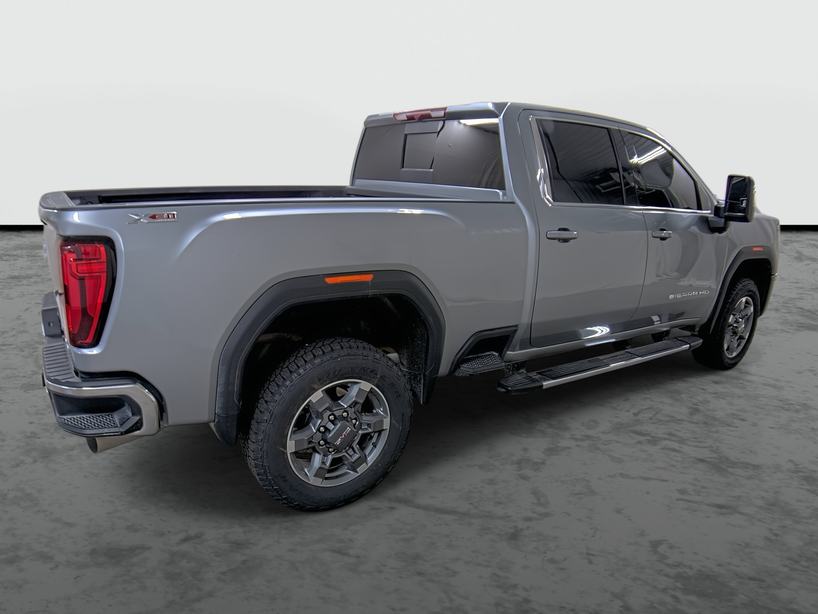 Used 2026 GMC Sierra 3500 SLE w/ SLE Value Package AWD/4WD image 4
