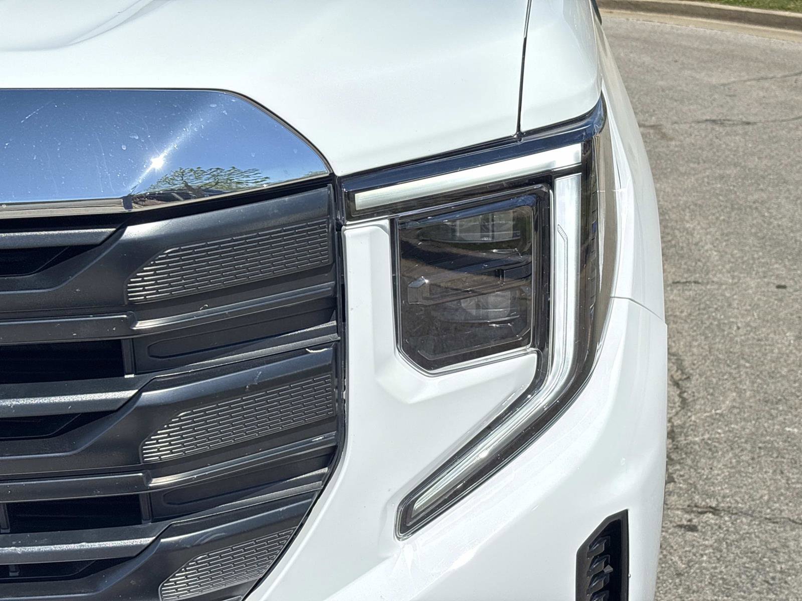 Certified 2024 GMC Sierra 1500 Pro w/ Pro Value Package AWD/4WD image 11