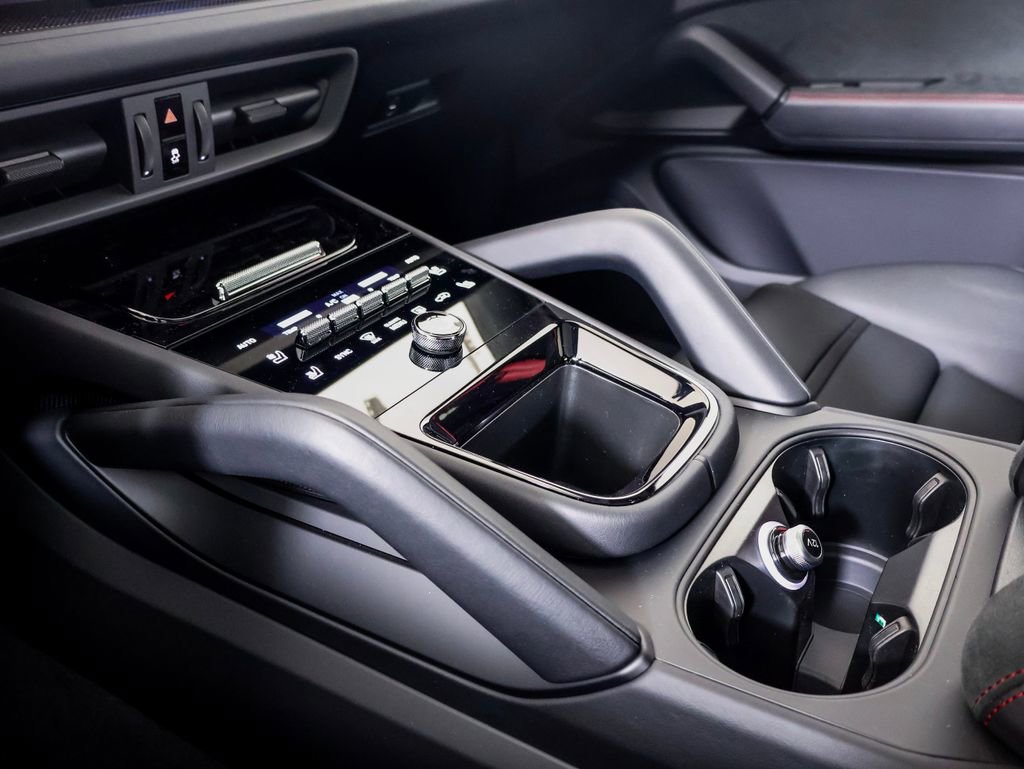 New 2026 Porsche Cayenne GTS image 7