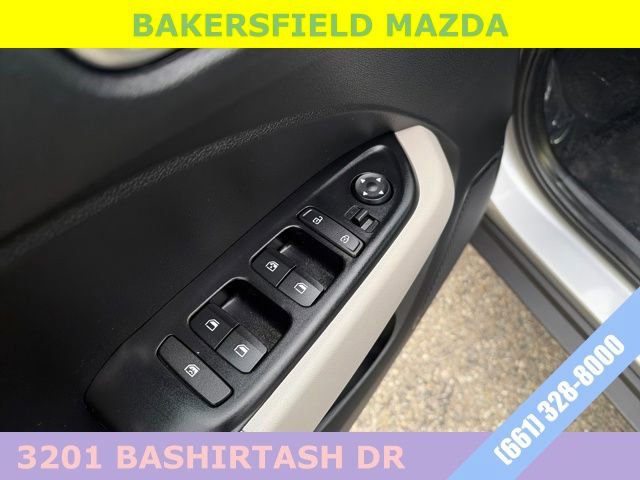 Used 2025 Hyundai Venue SEL image 11