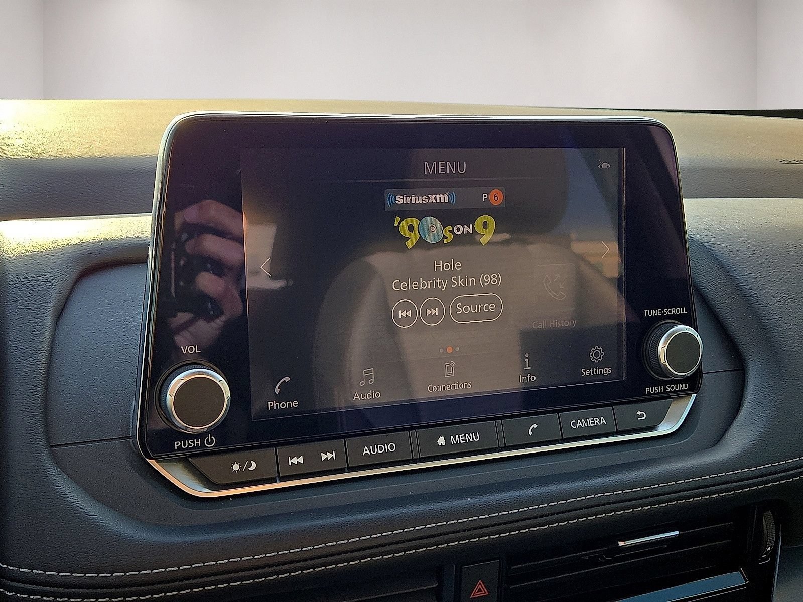 Used 2022 Nissan Rogue SV FWD image 25