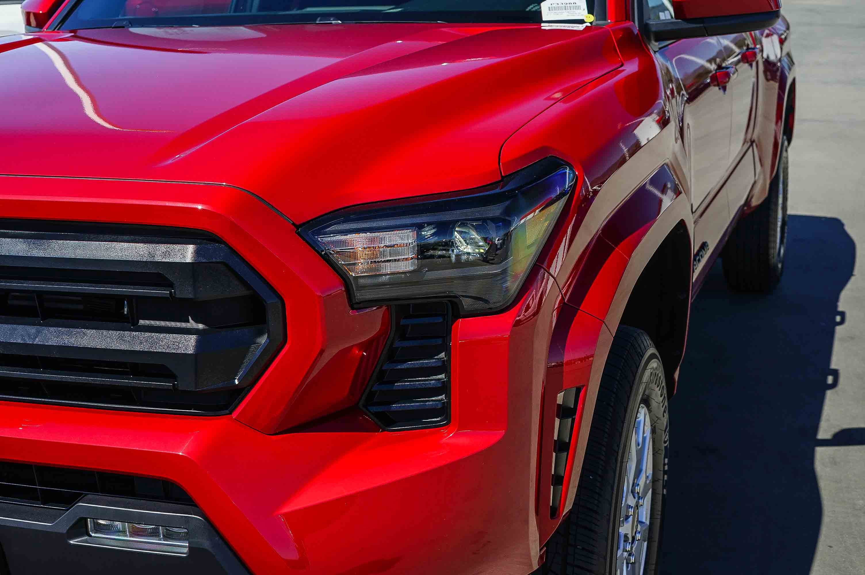 Used 2025 Toyota Tacoma SR5 image 8