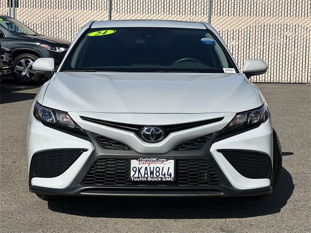 Used 2024 Toyota Camry SE image 2