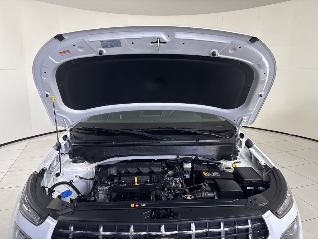 Used 2023 Hyundai Venue Limited w/ Cargo Package image 11