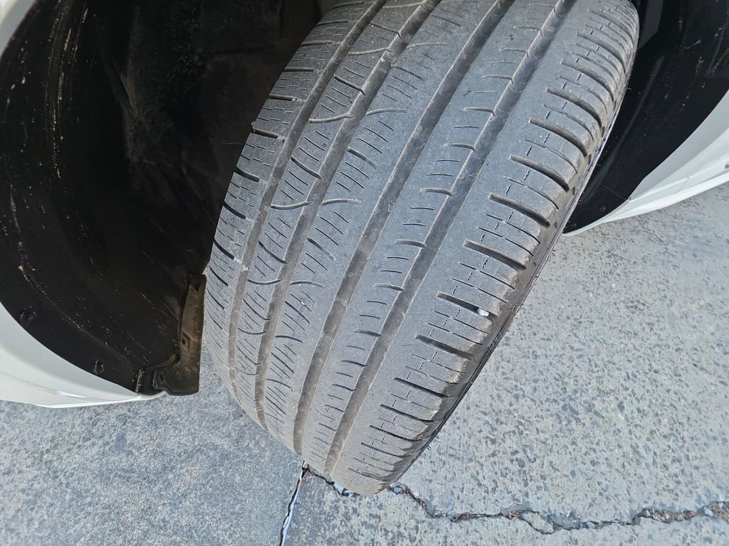 Certified 2025 Volvo XC90 B6 Plus image 45