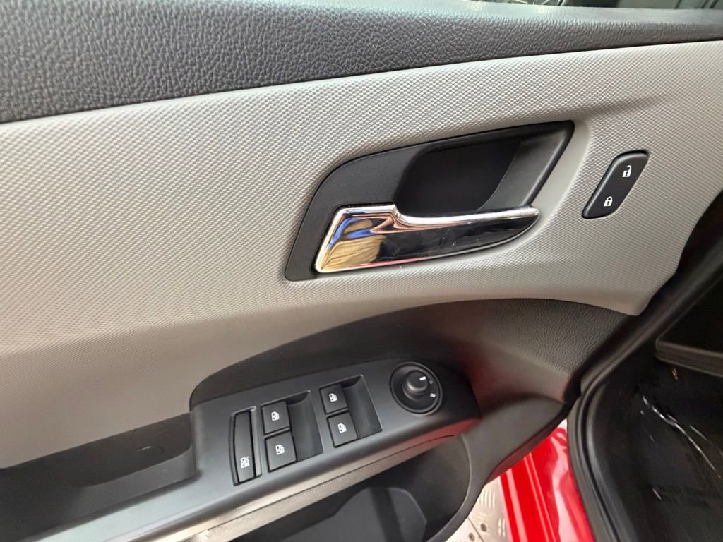 Used 2017 Chevrolet Sonic LT FWD image 30