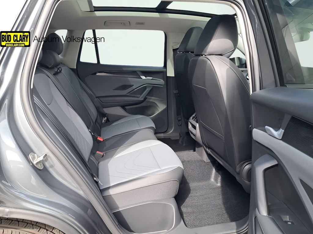 New 2026 Volkswagen Tiguan SE AWD/4WD image 16