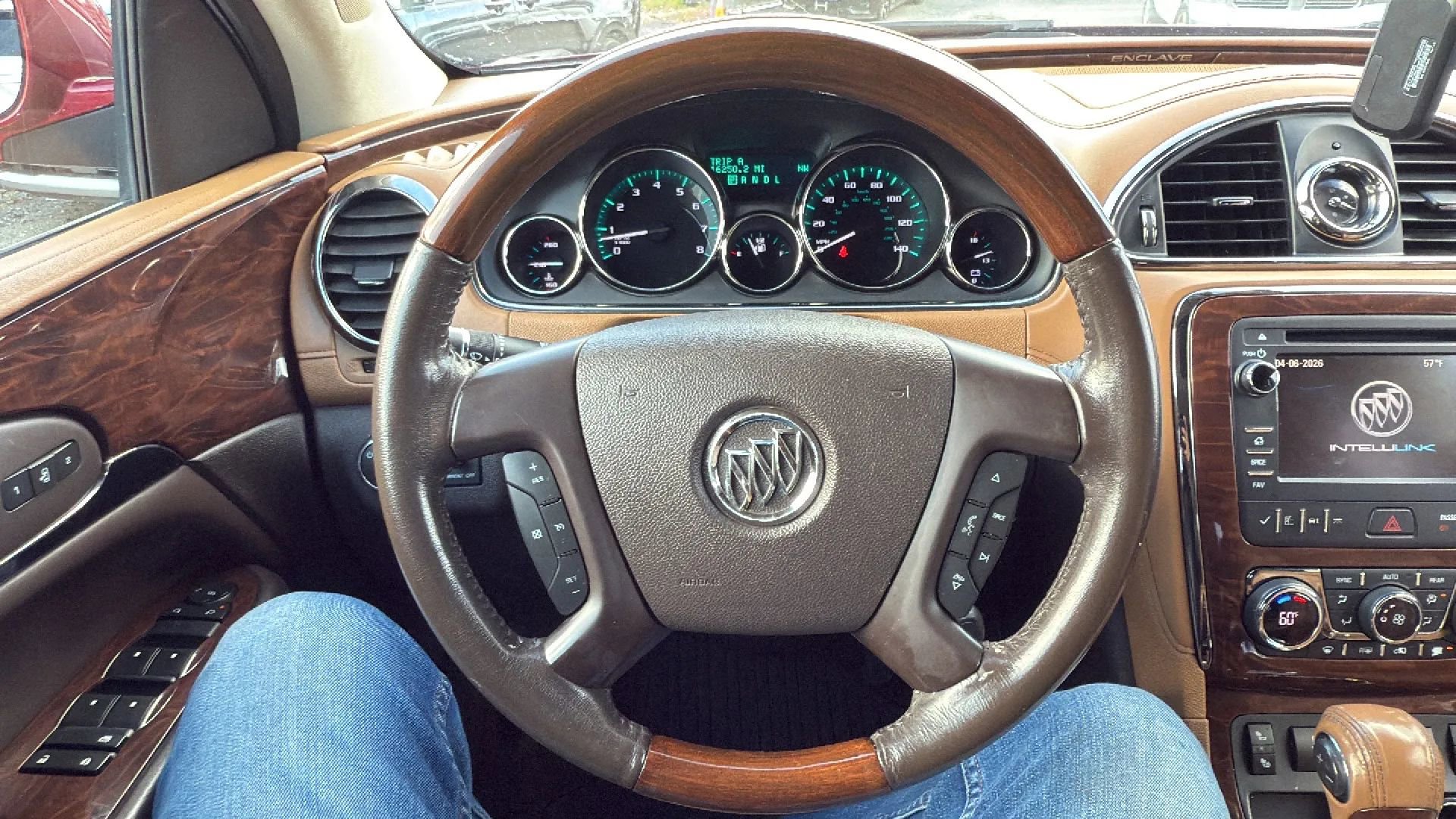 Used 2013 Buick Enclave Leather image 10