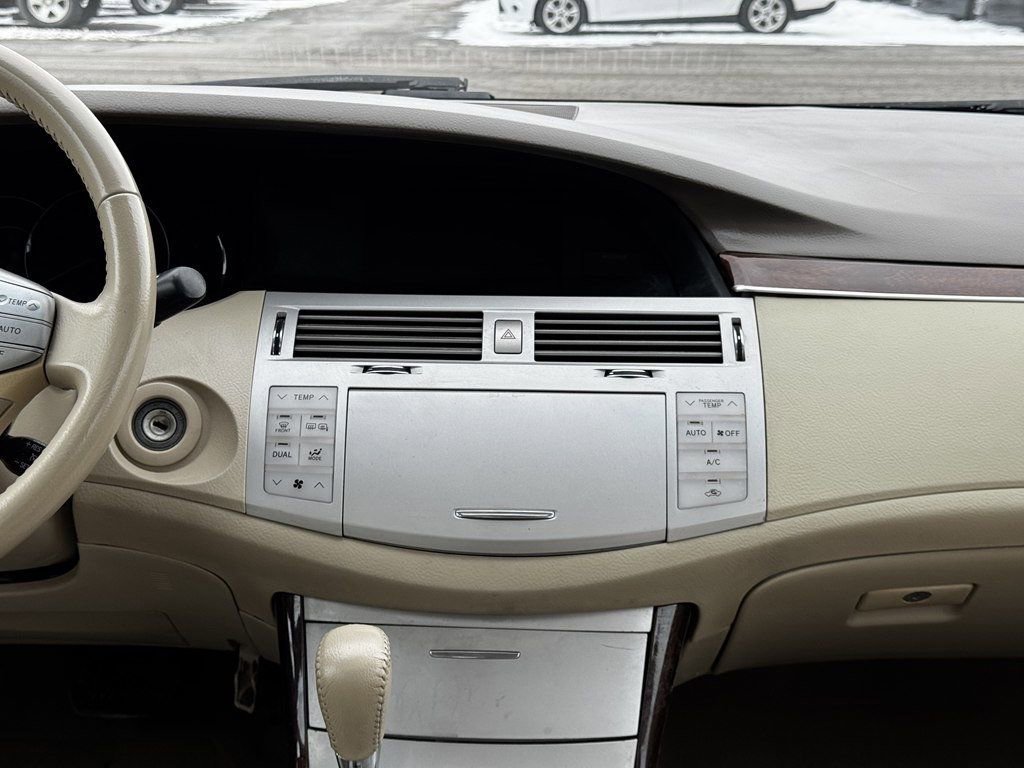 Used 2010 Toyota Avalon XLS image 25
