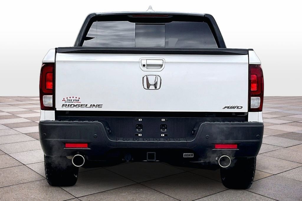 Used 2023 Honda Ridgeline Black Edition image 4