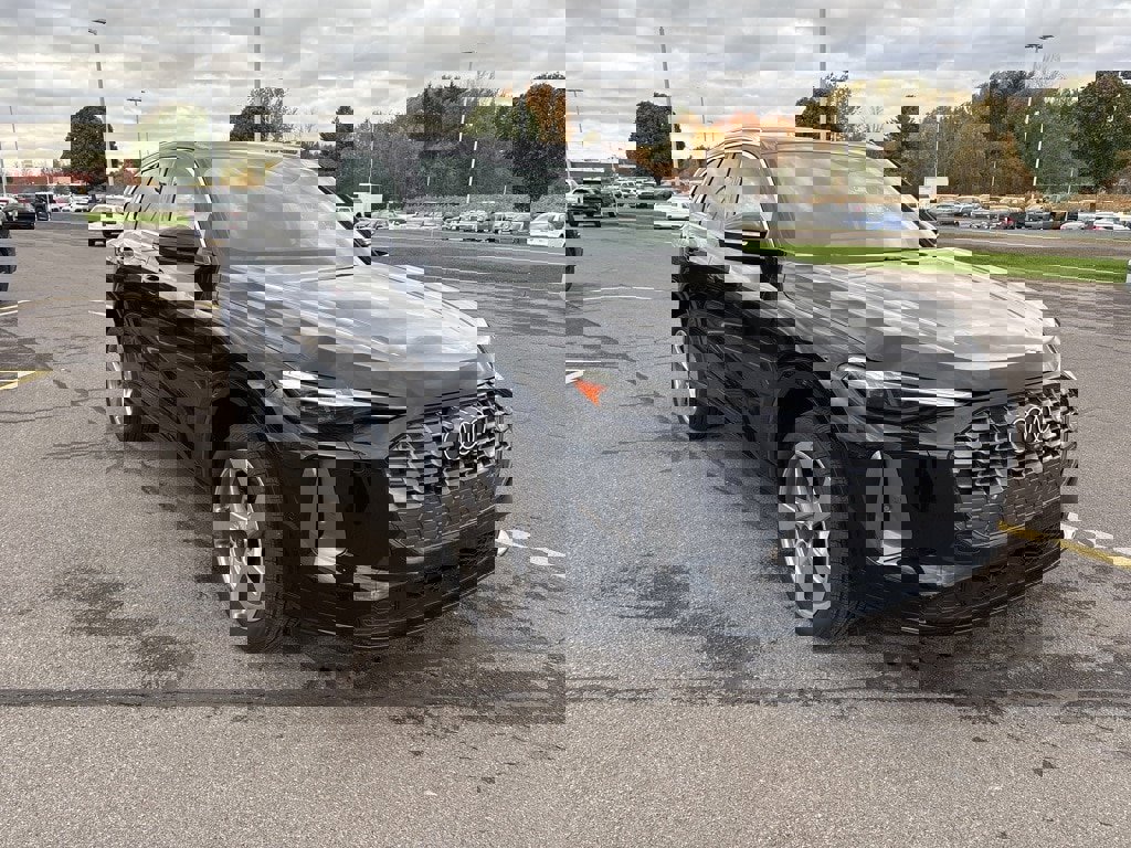 New 2025 Audi Q5 Premium Plus