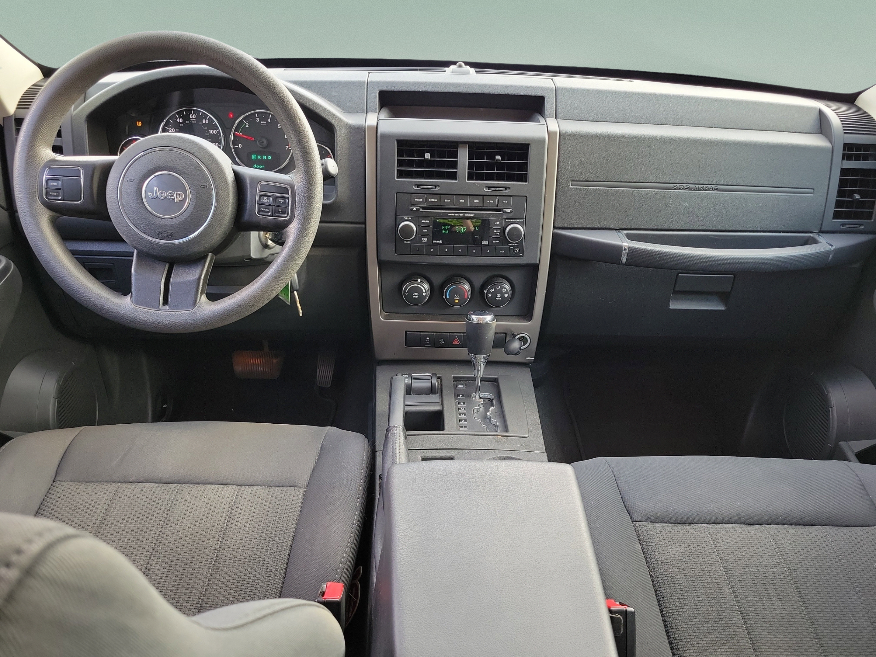 Used 2012 Jeep Liberty Sport AWD/4WD image 7