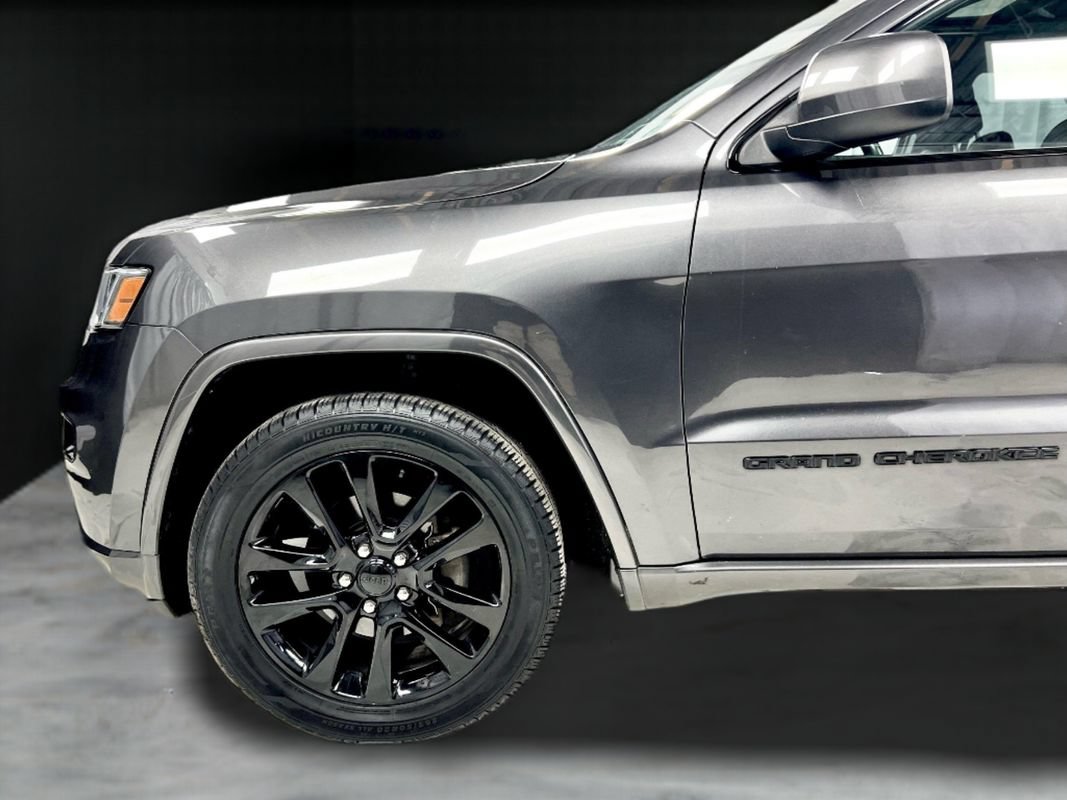 Used 2018 Jeep Grand Cherokee Altitude AWD/4WD image 37