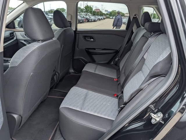 Used 2023 Nissan Rogue SV image 26