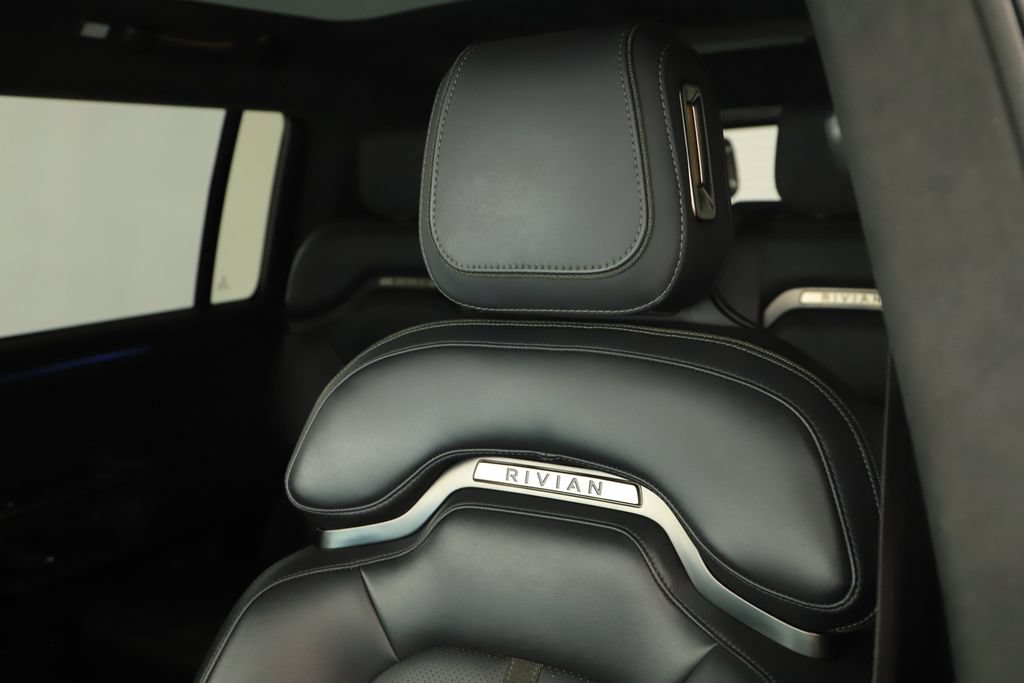 Used 2024 Rivian R1S Adventure AWD/4WD image 25