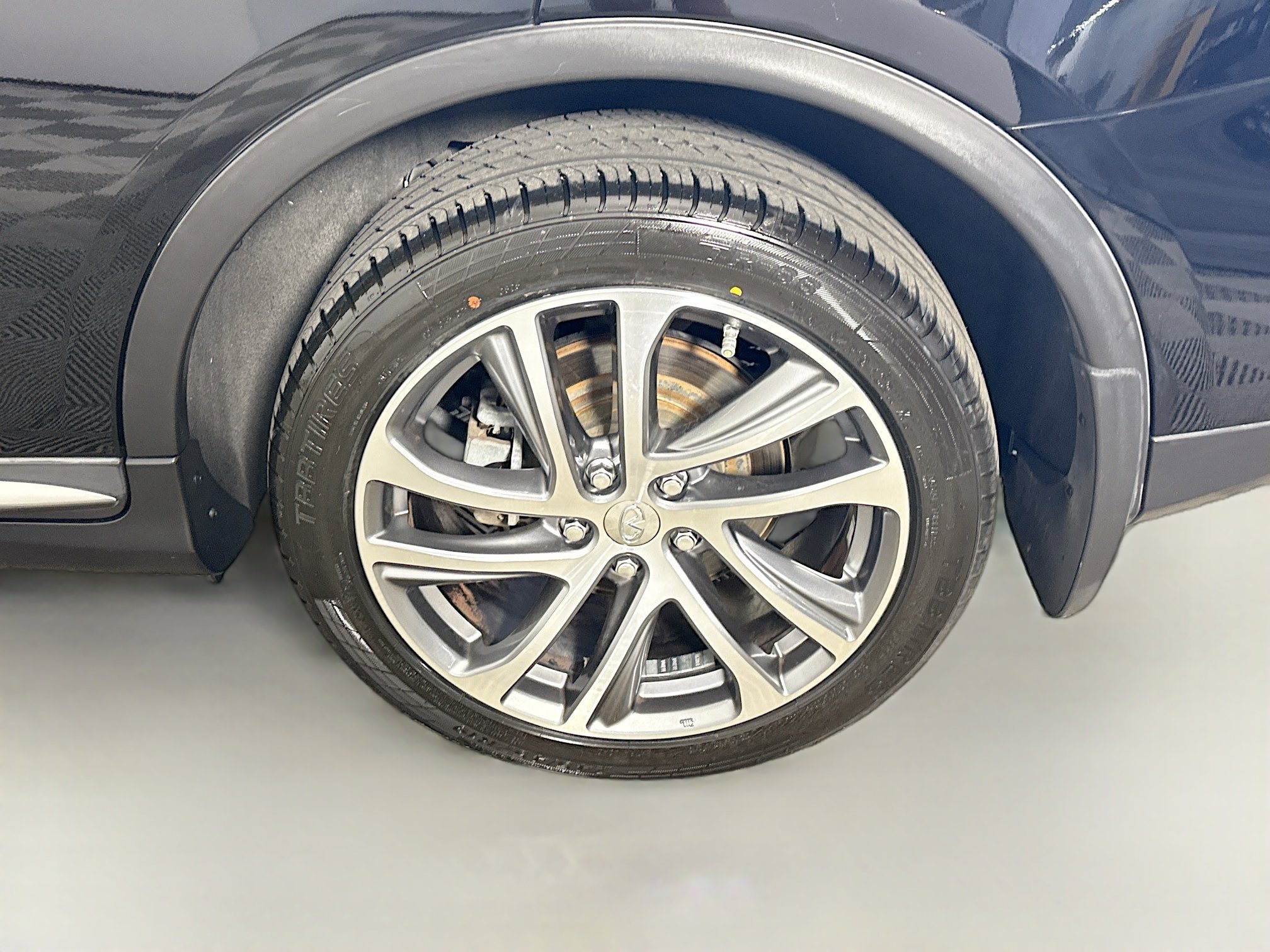 Used 2017 INFINITI QX50 2WD w/ Deluxe Touring Package image 37