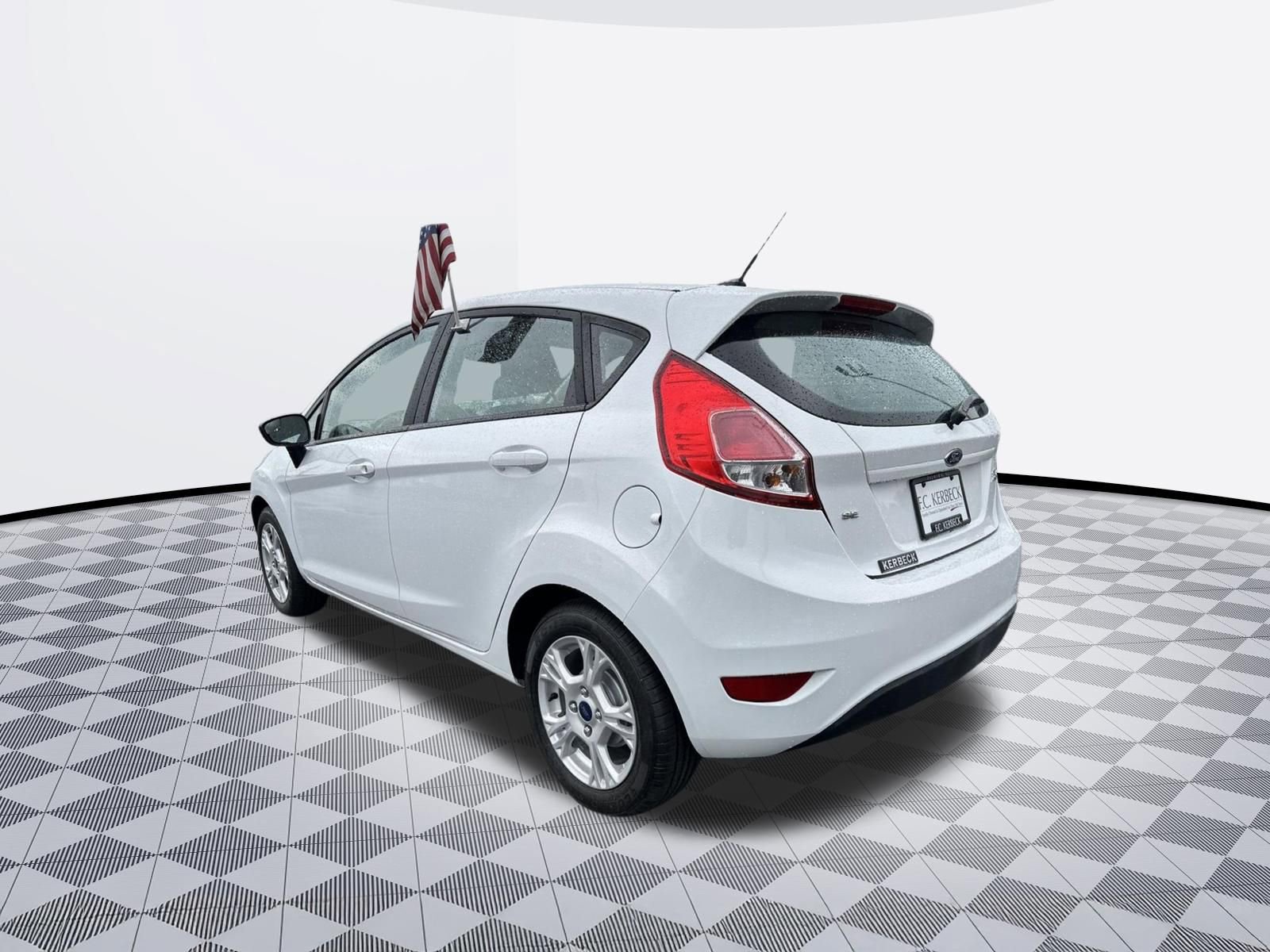 Used 2016 Ford Fiesta SE w/ Cold Weather Package FWD image 5