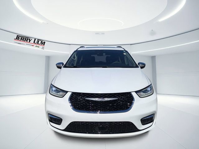 Used 2023 Chrysler Pacifica Limited FWD image 8
