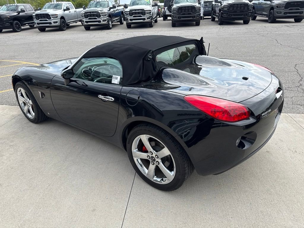Used 2007 Pontiac Solstice Convertible w/ Premium Package RWD image 7
