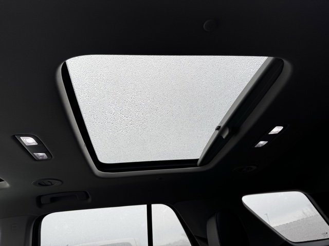 Used 2019 Chevrolet Traverse Premier w/ Redline Edition image 8