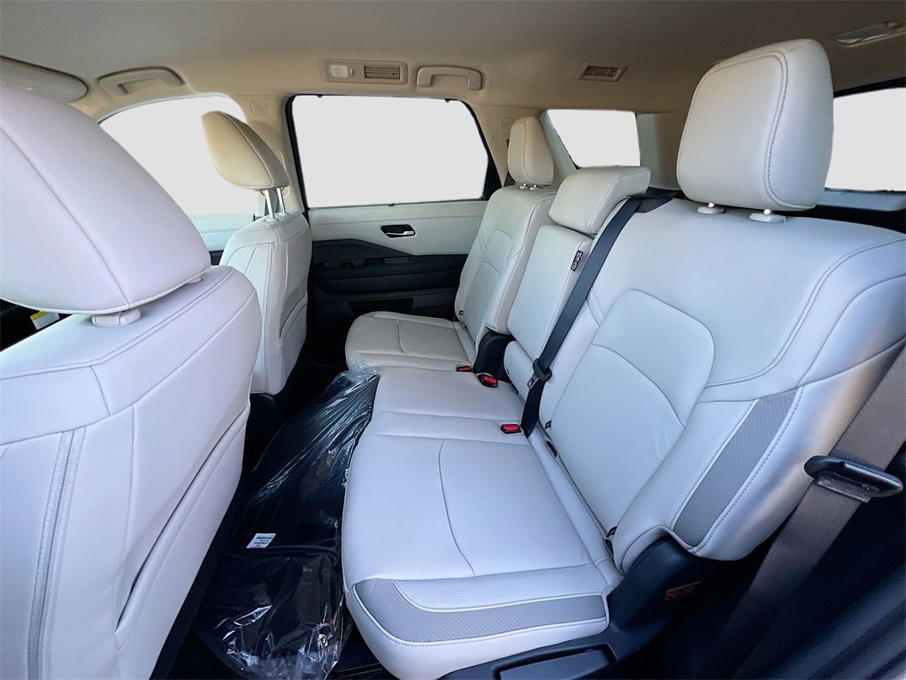 New 2025 Nissan Pathfinder SL image 23