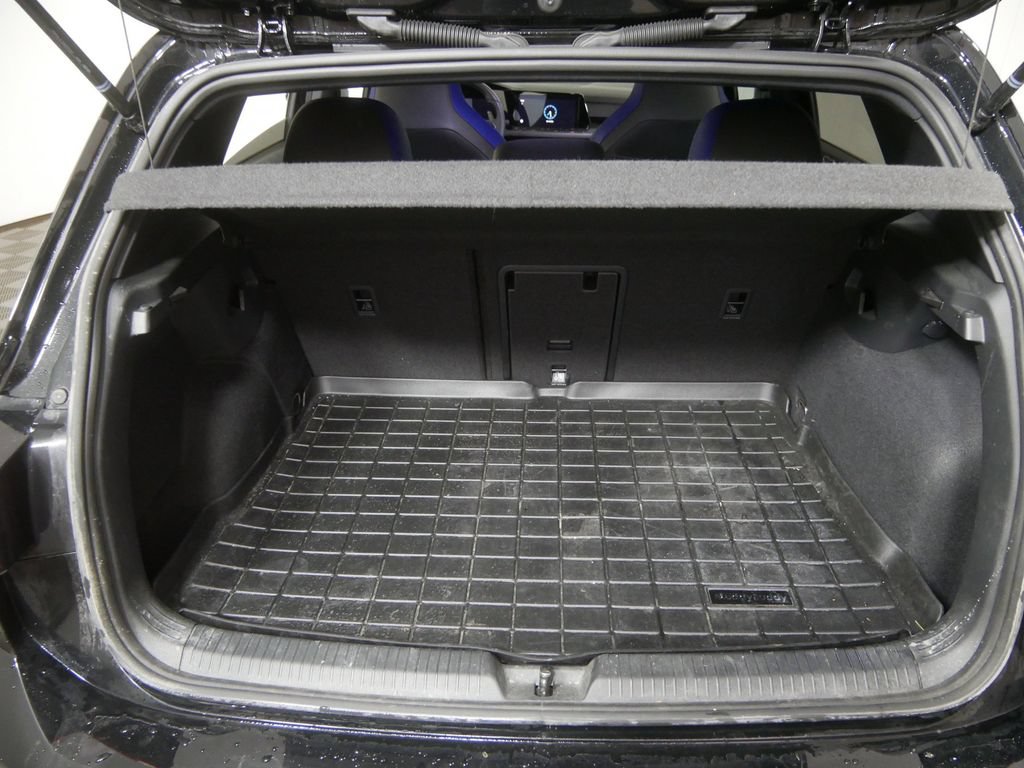 Used 2024 Volkswagen Golf R AWD/4WD image 6