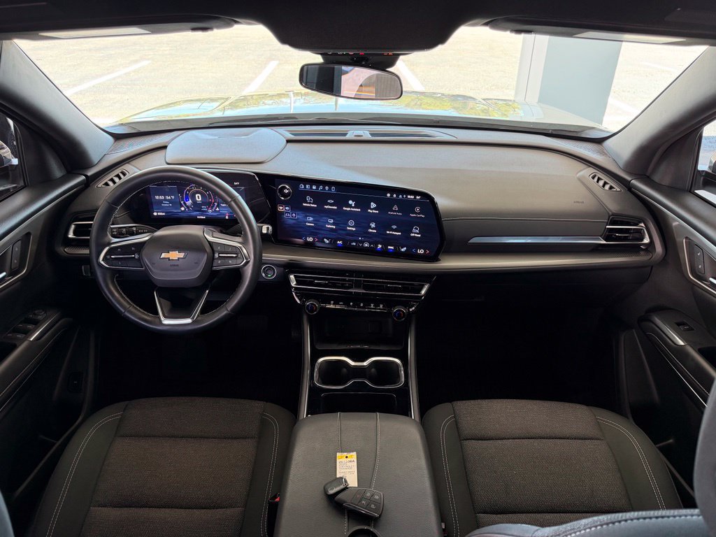 Used 2025 Chevrolet Traverse LT w/ LPO, Floor Liner Package FWD image 23
