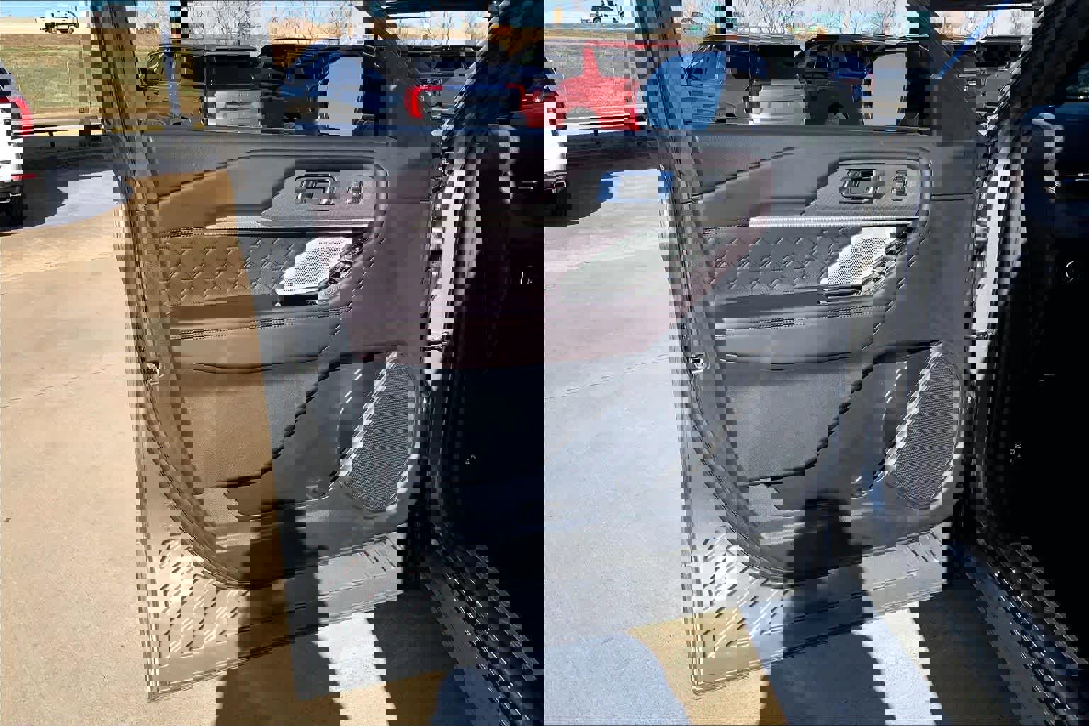 Used 2025 Ford Explorer Platinum w/ LUX Leather Package image 20