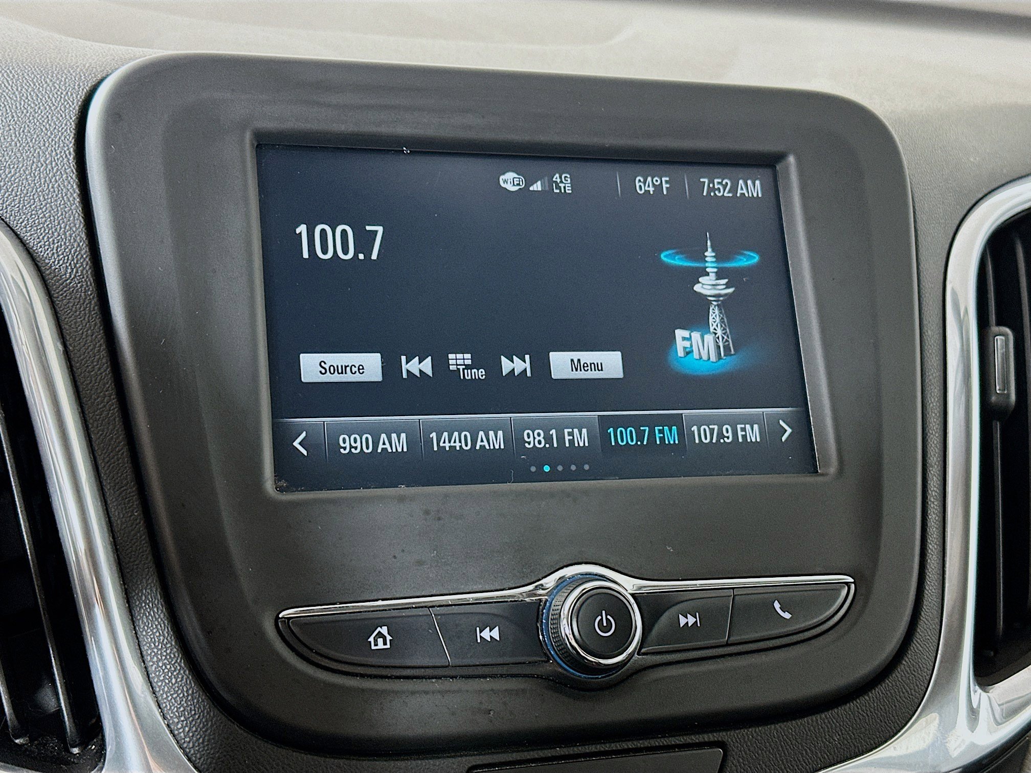 Used 2018 Chevrolet Equinox LS AWD/4WD image 14