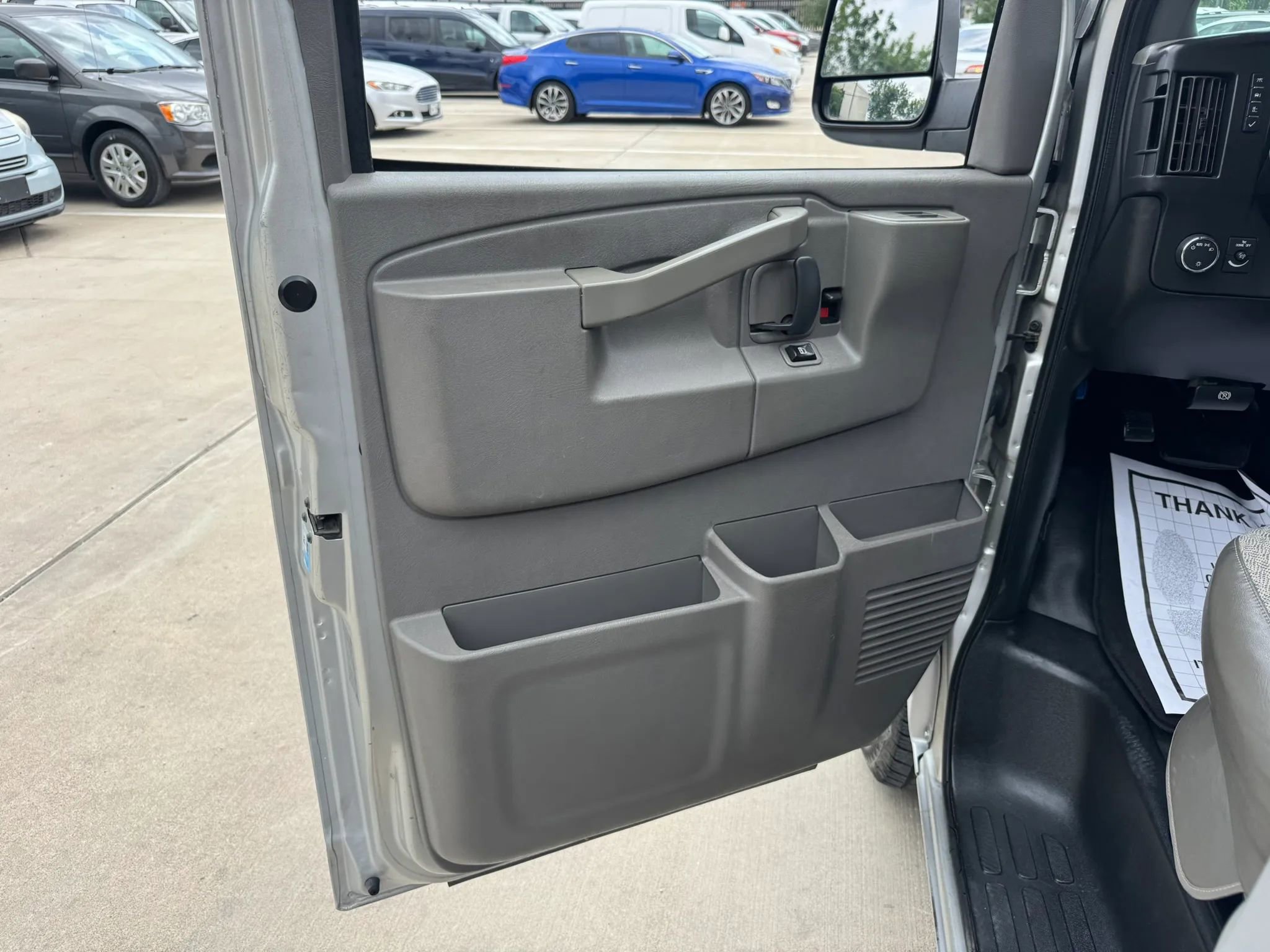 Used 2017 Chevrolet Express 3500 LT w/ LT Preferred Equipment Group image 20