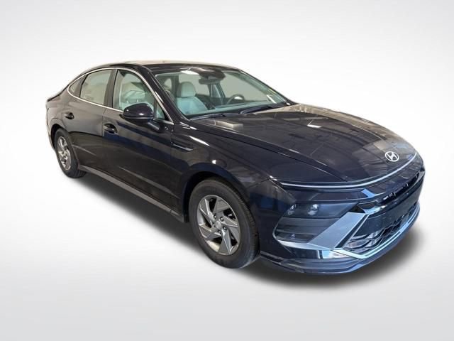 Used 2025 Hyundai Sonata SE image 4