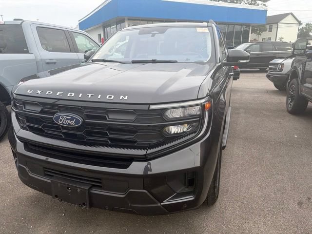 Used 2025 Ford Expedition Active AWD/4WD image 7