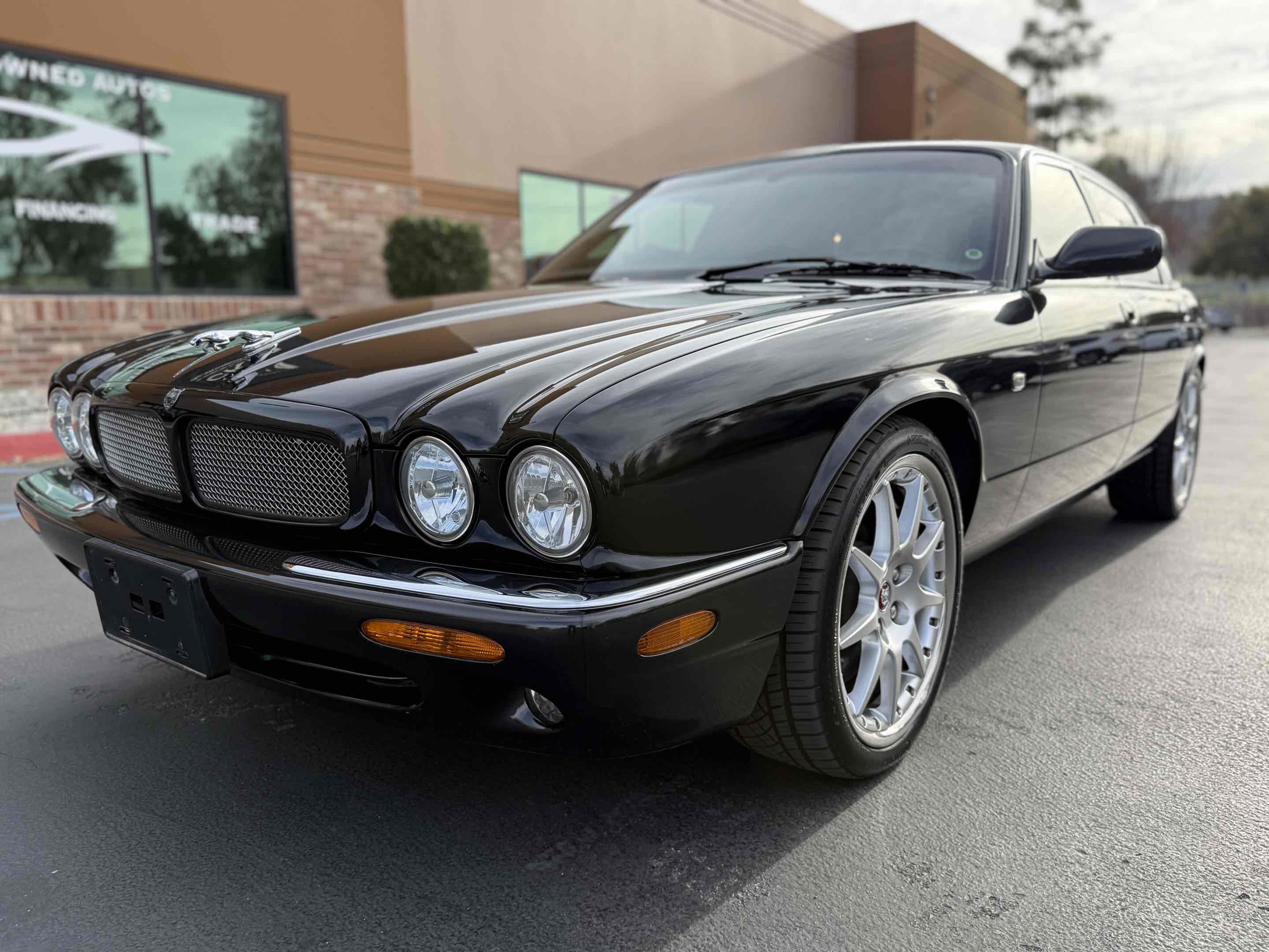 Used 2002 Jaguar XJ8 image 37