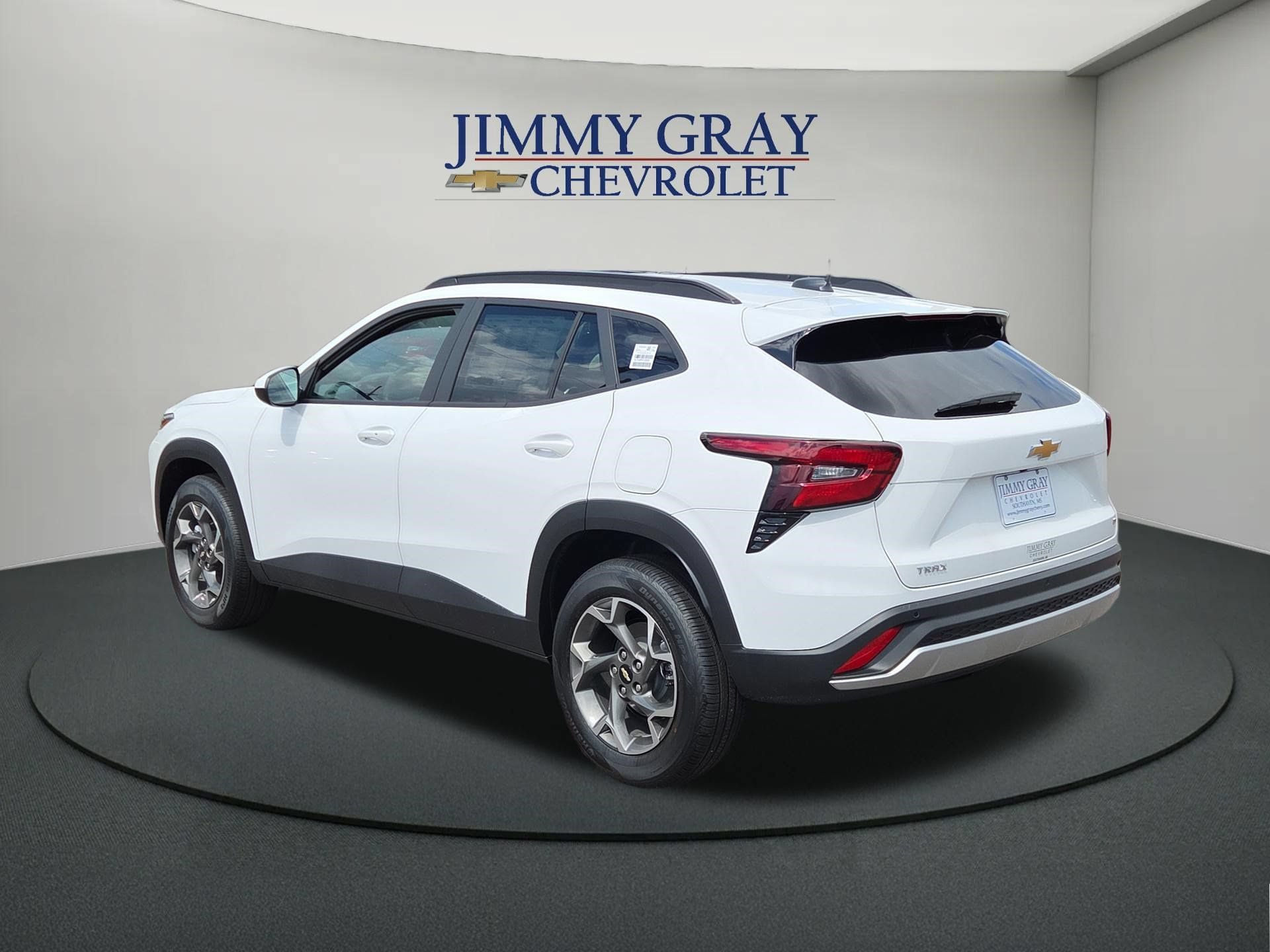New 2026 Chevrolet Trax LT w/ Driver Confidence Package FWD image 3