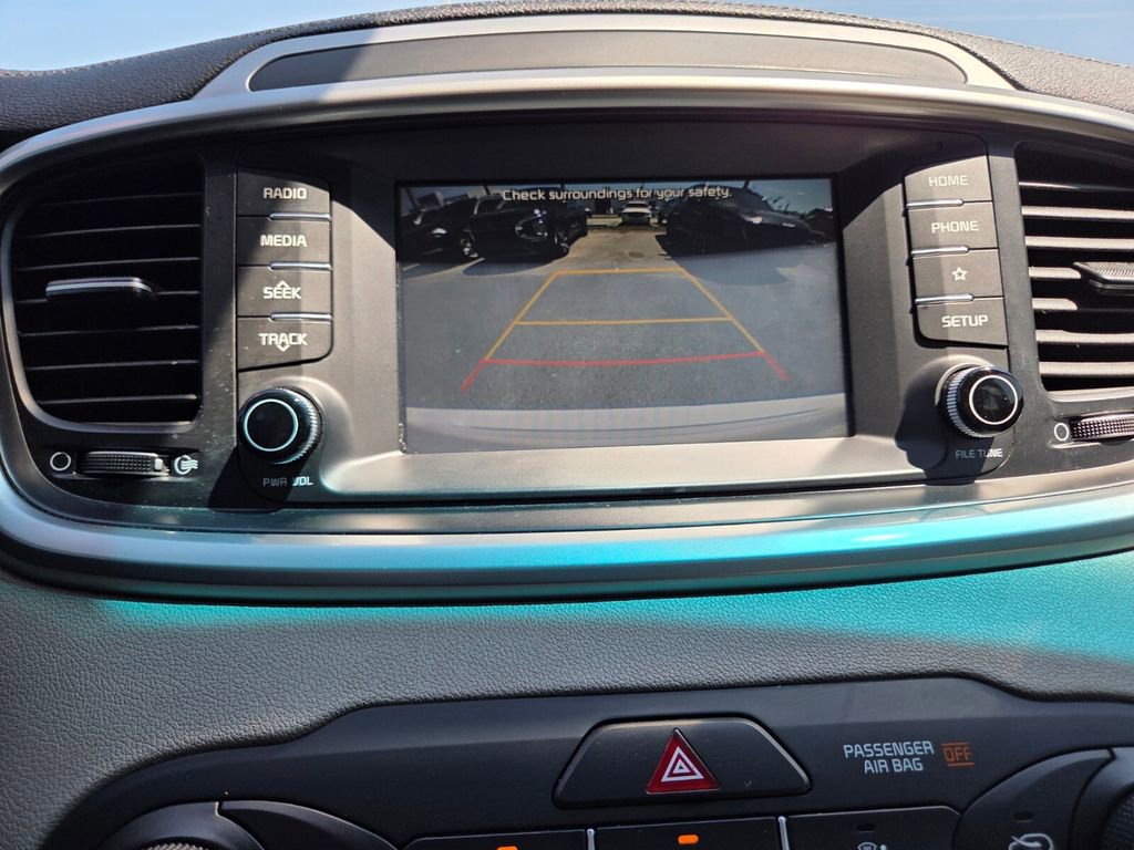 Used 2020 Kia Sorento LX image 32