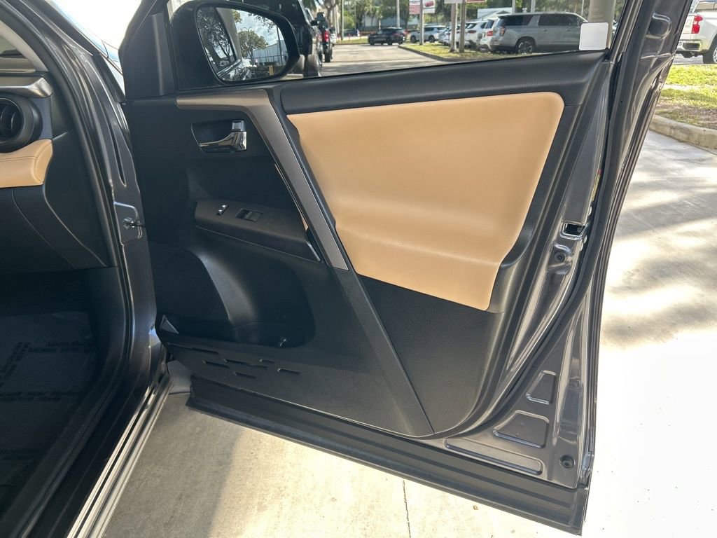 Used 2018 Toyota RAV4 XLE image 25