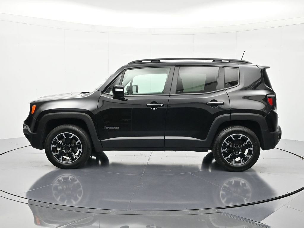 Used 2023 Jeep Renegade Latitude AWD/4WD image 8