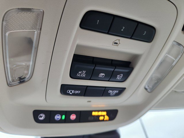 Used 2023 Buick Envision Avenir image 52