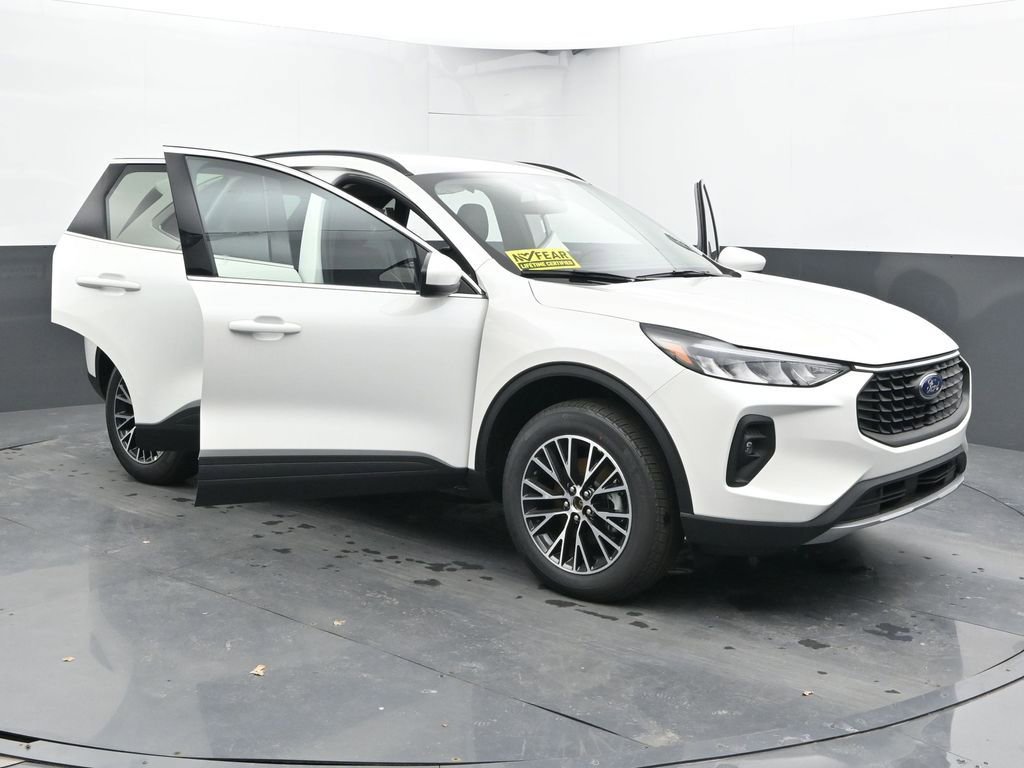 New 2026 Ford Escape SE w/ Class II Trailer Tow Package image 52