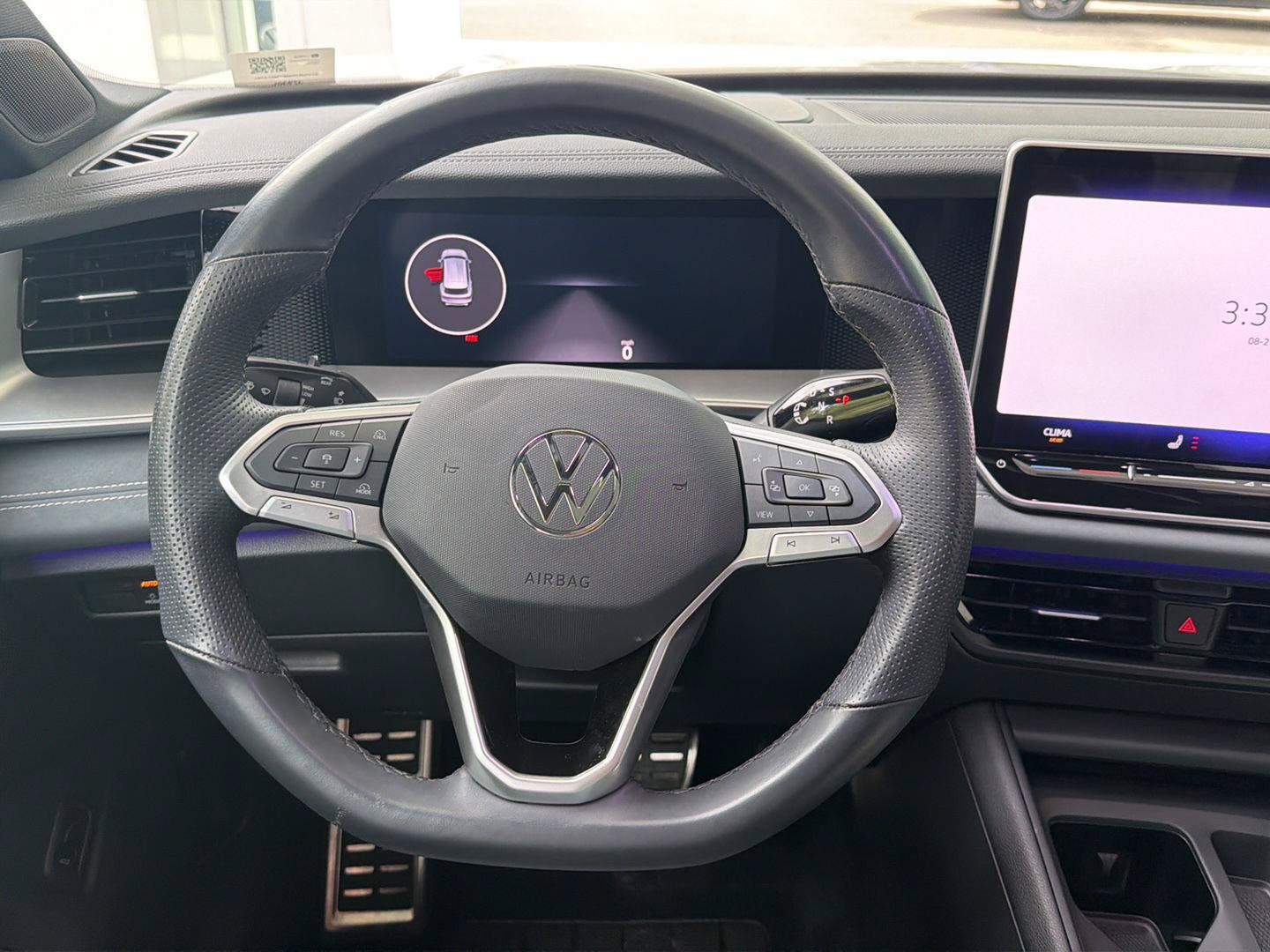 Certified 2026 Volkswagen Tiguan SE R-Line AWD/4WD image 17