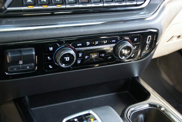 Used 2023 Chevrolet Silverado 1500 ZR2 w/ Technology Package image 28
