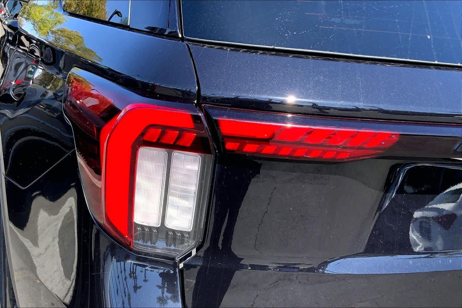 Used 2025 Ford Explorer ST-Line w/ Premium Package RWD image 27