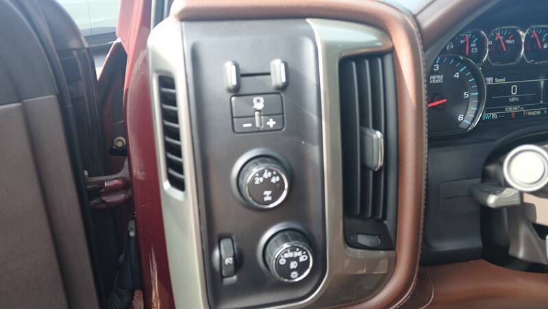 Used 2016 Chevrolet Silverado 2500 High Country w/ High Country Premium Package AWD/4WD image 13