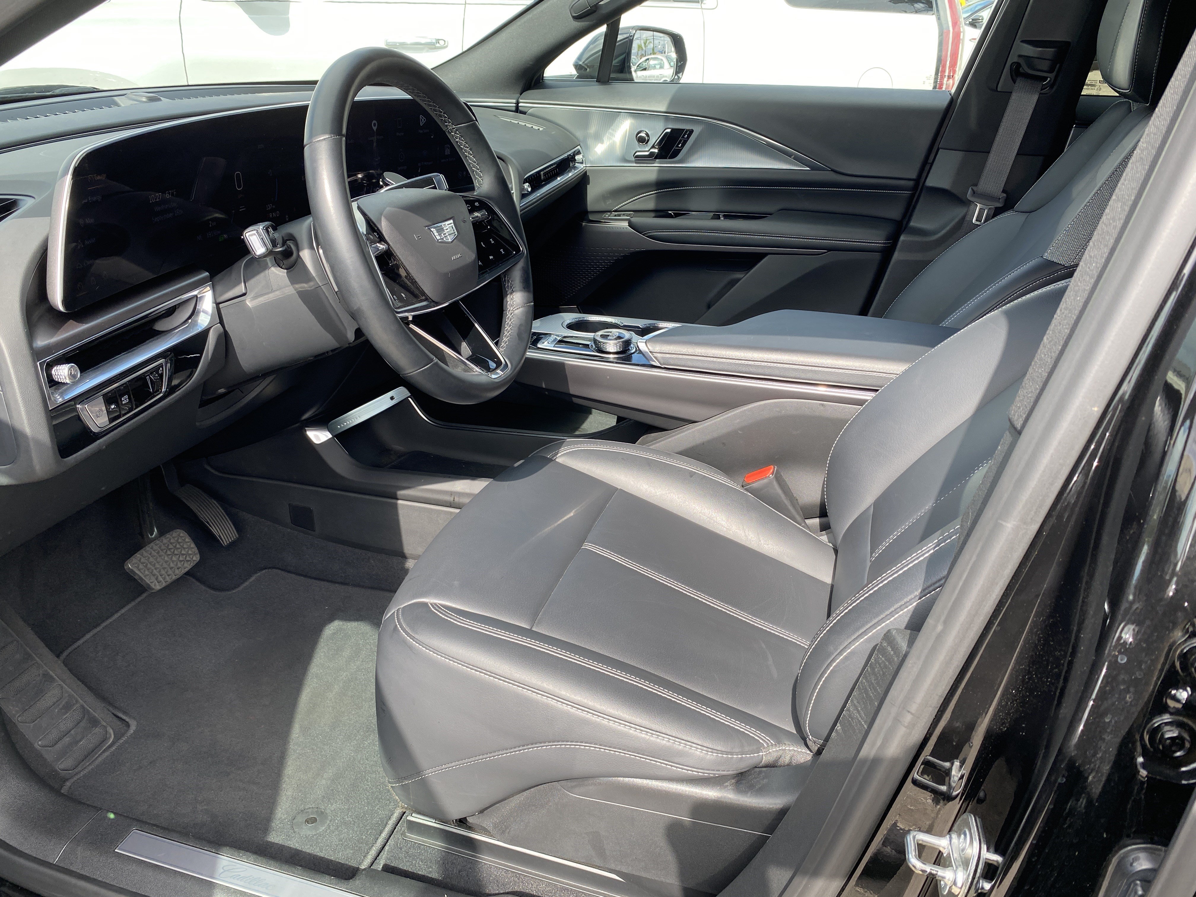 Used 2024 Cadillac Lyriq Tech RWD image 14