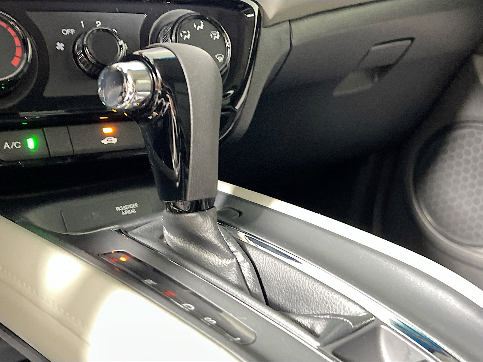 Used 2022 Honda HR-V LX image 24