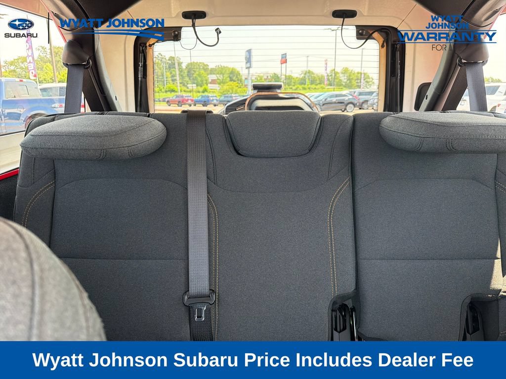 Used 2025 Jeep Wrangler Unlimited Sahara AWD/4WD image 30