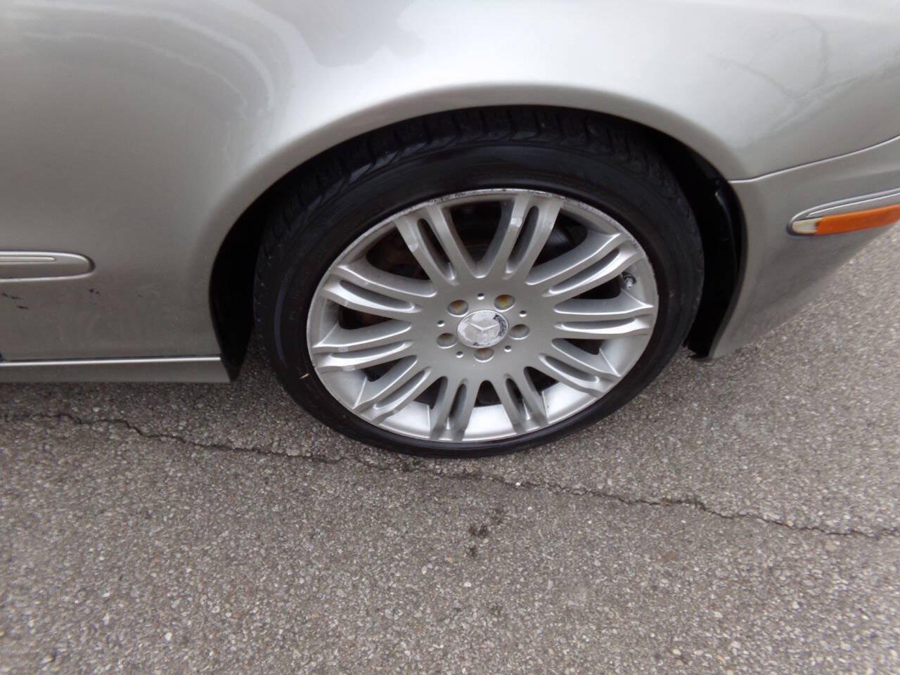 Used 2008 Mercedes-Benz E 350 4MATIC Sedan image 40